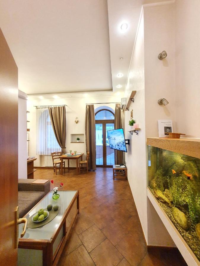 Inn Home Apartments - Pechersk Area Kiev Bagian luar foto