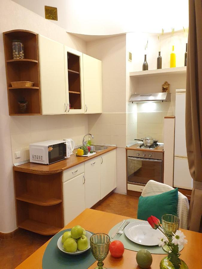 Inn Home Apartments - Pechersk Area Kiev Bagian luar foto