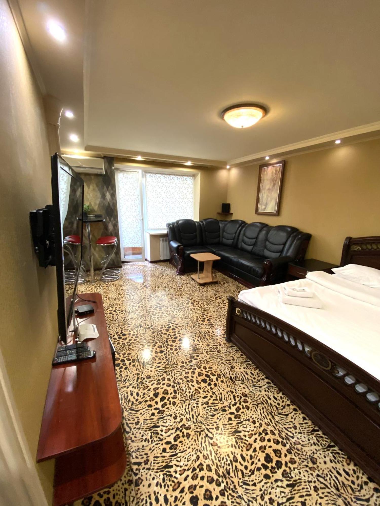 Inn Home Apartments - Pechersk Area Kiev Bagian luar foto